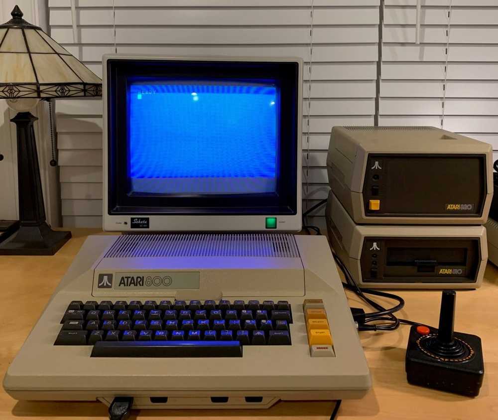 Atari 800 with 2 drives